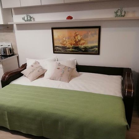Kolonaki Domus Apartment Ясси Екстер'єр фото