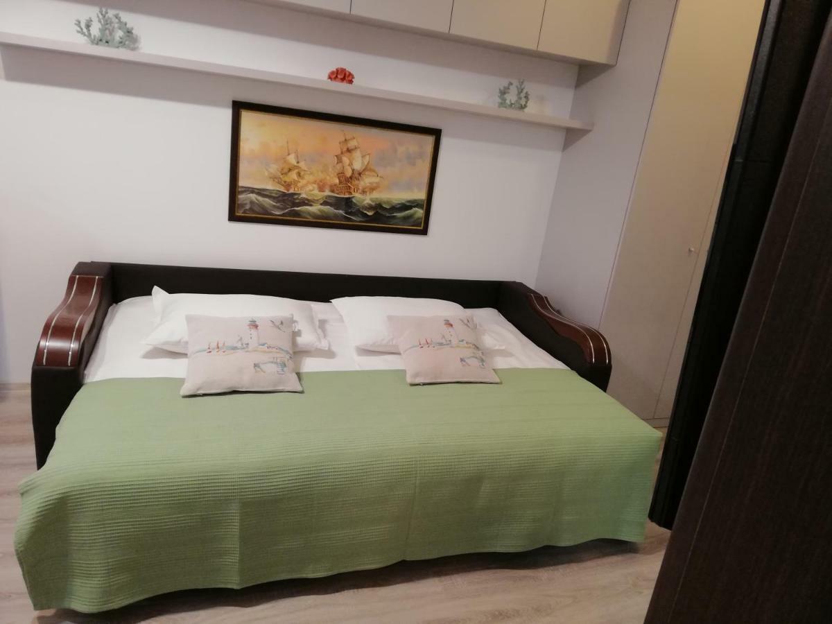 Kolonaki Domus Apartment Ясси Екстер'єр фото