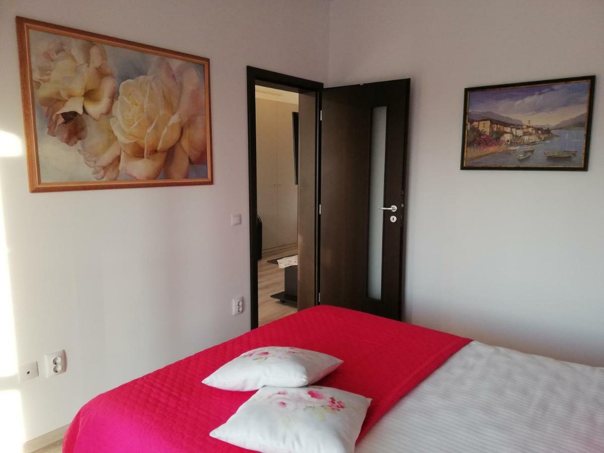 Kolonaki Domus Apartment Ясси Екстер'єр фото